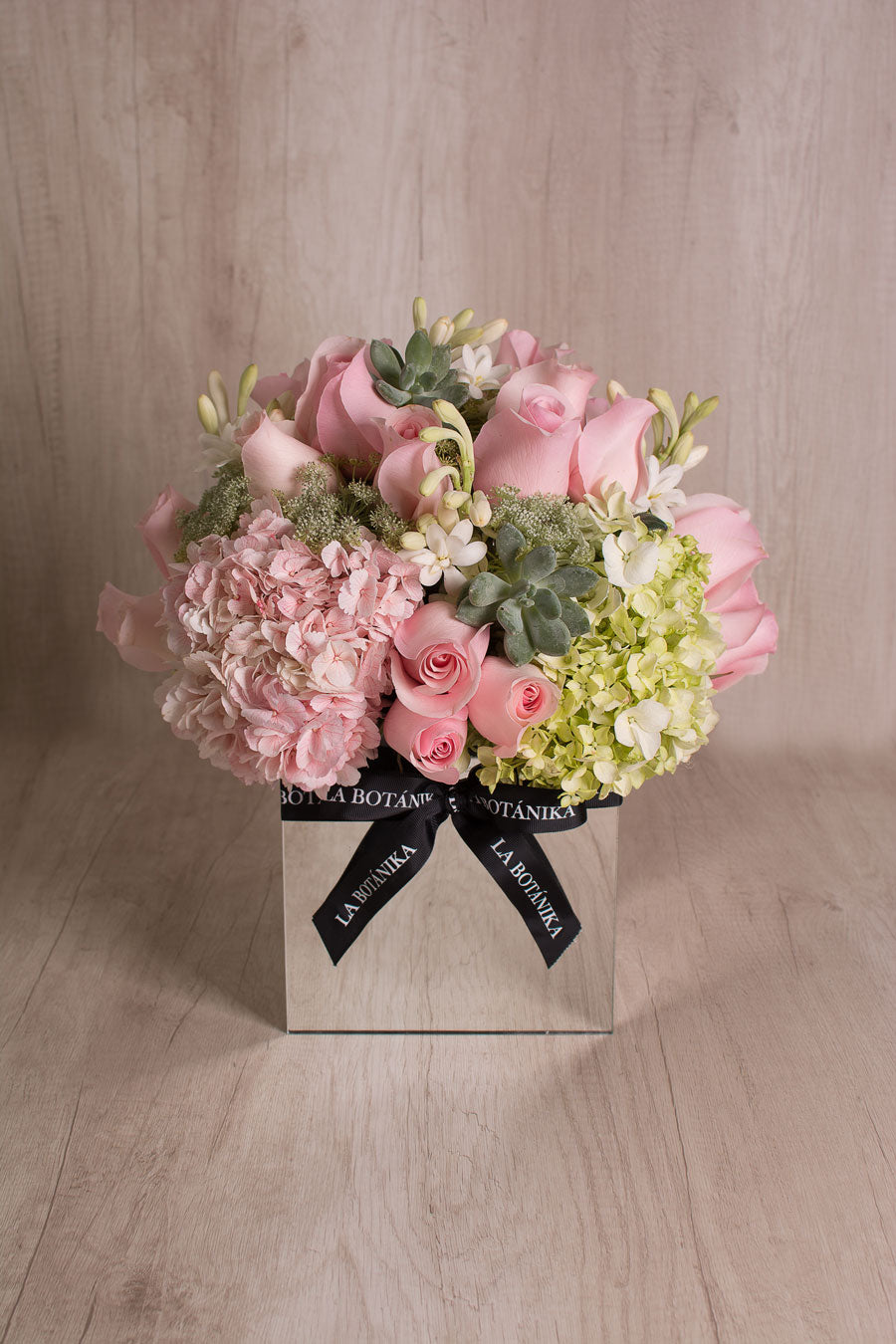 Arreglo Valentina en Mirror Box