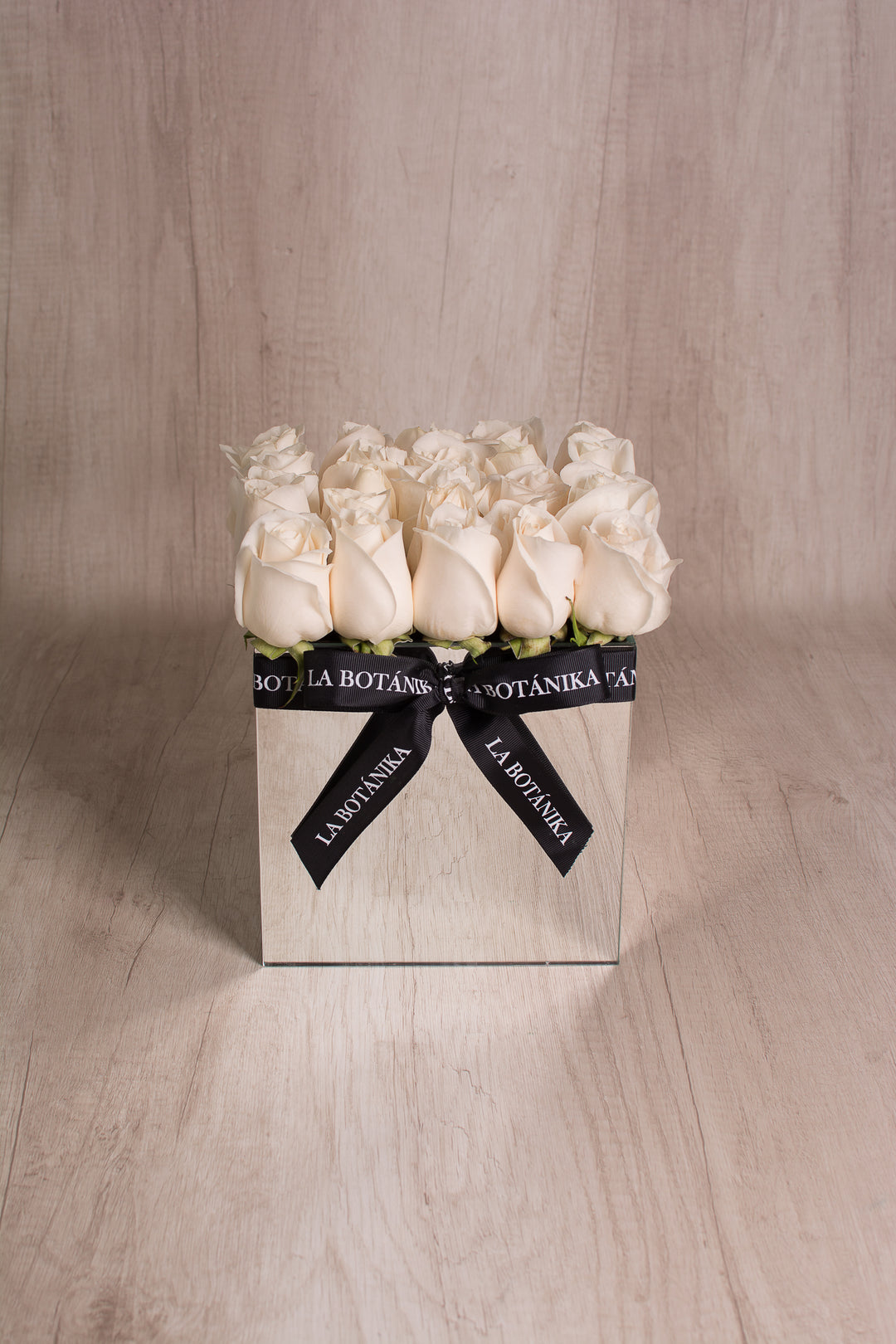 Mirror Box 25 rosas blancas