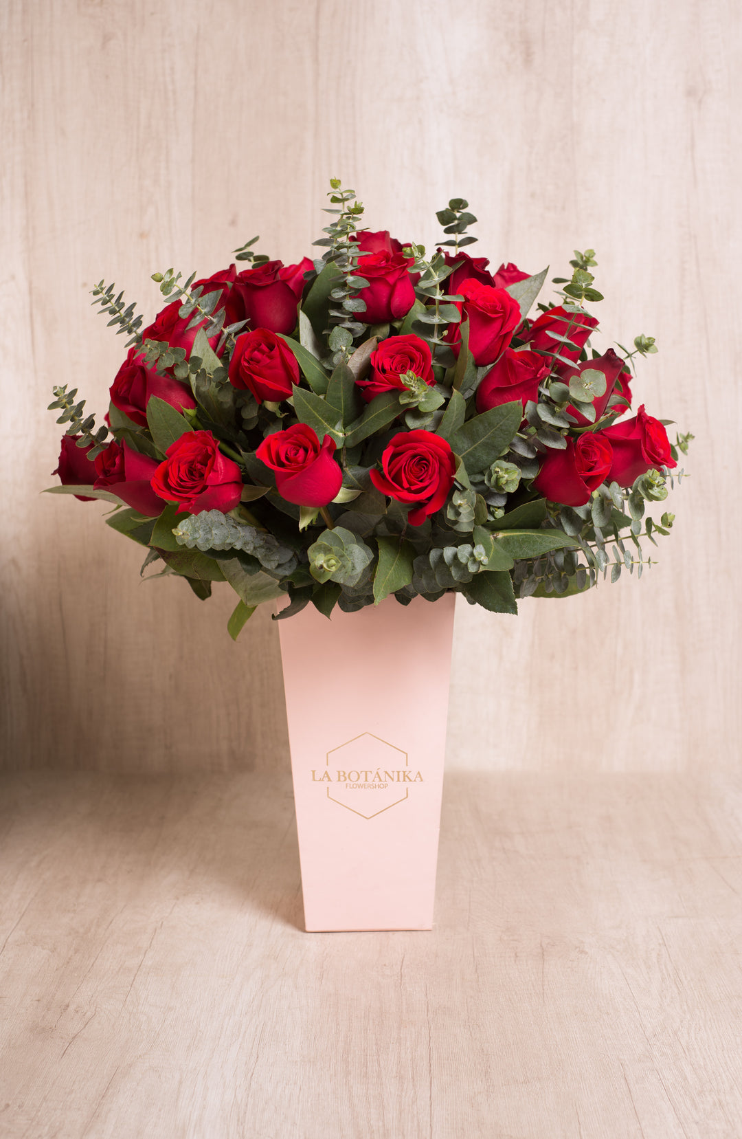 Tall Box rosada rosas rojas