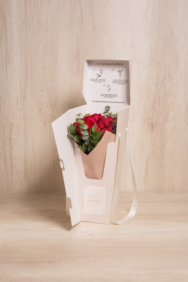 Bloom Tote 12 Rosas Rojas