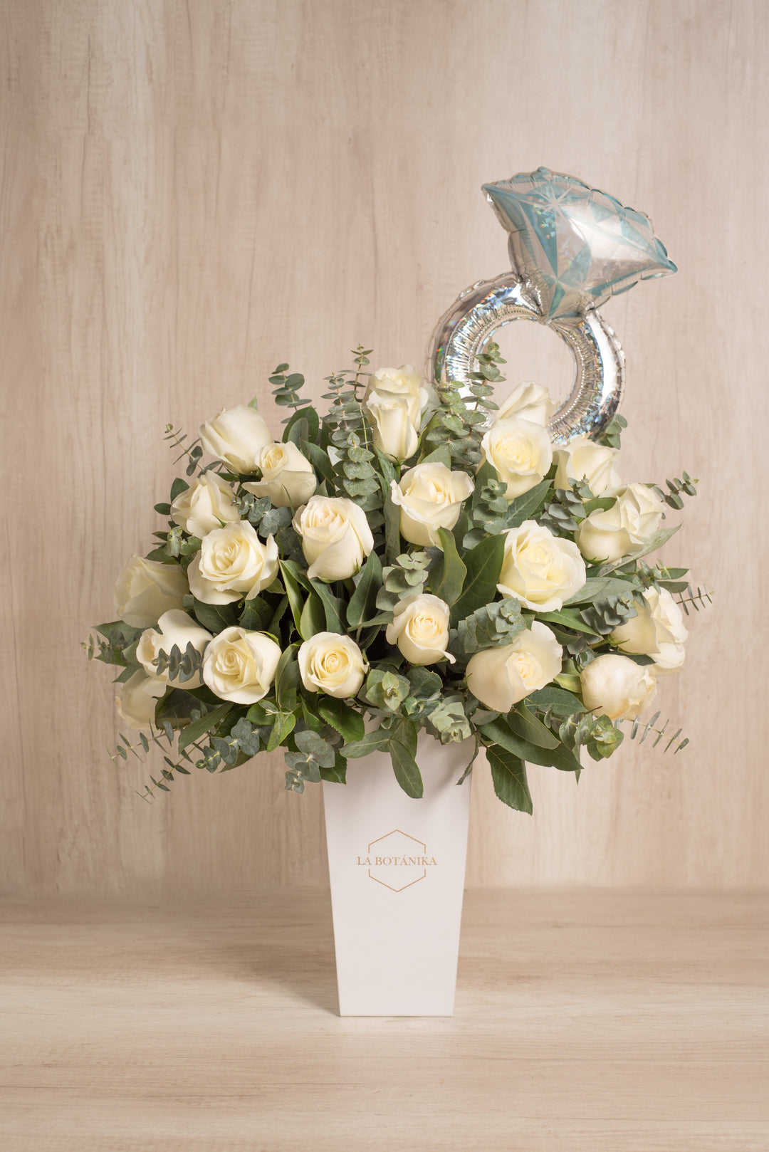 Tall Box 50 rosas blancas - Sameday