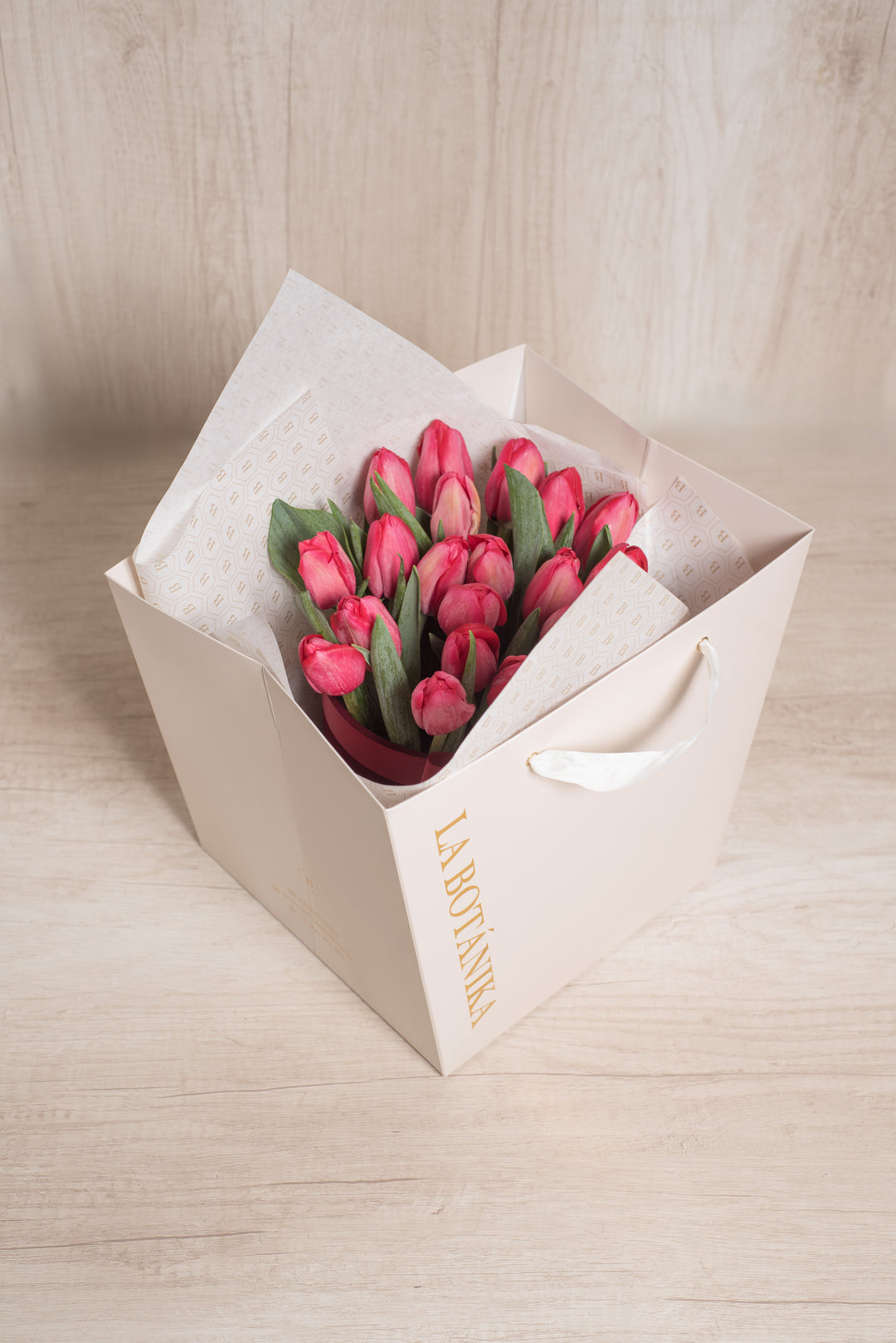 Round Box Velvet 20 Tulipanes rojos