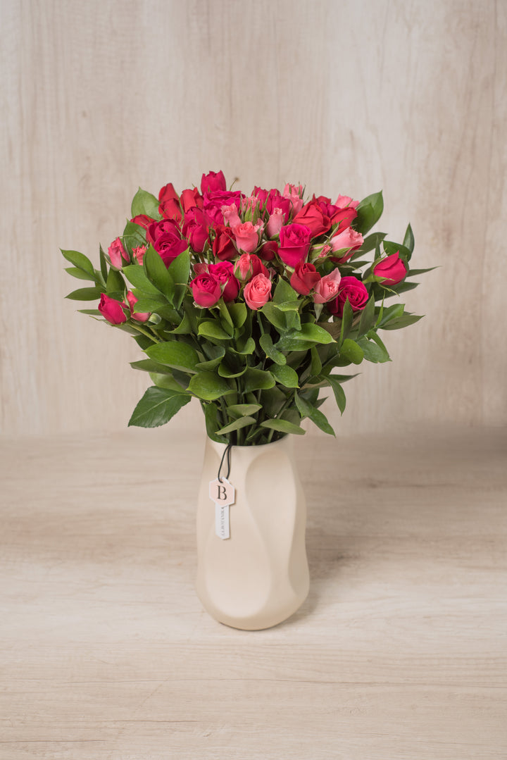 Florero Celine con mini rosas