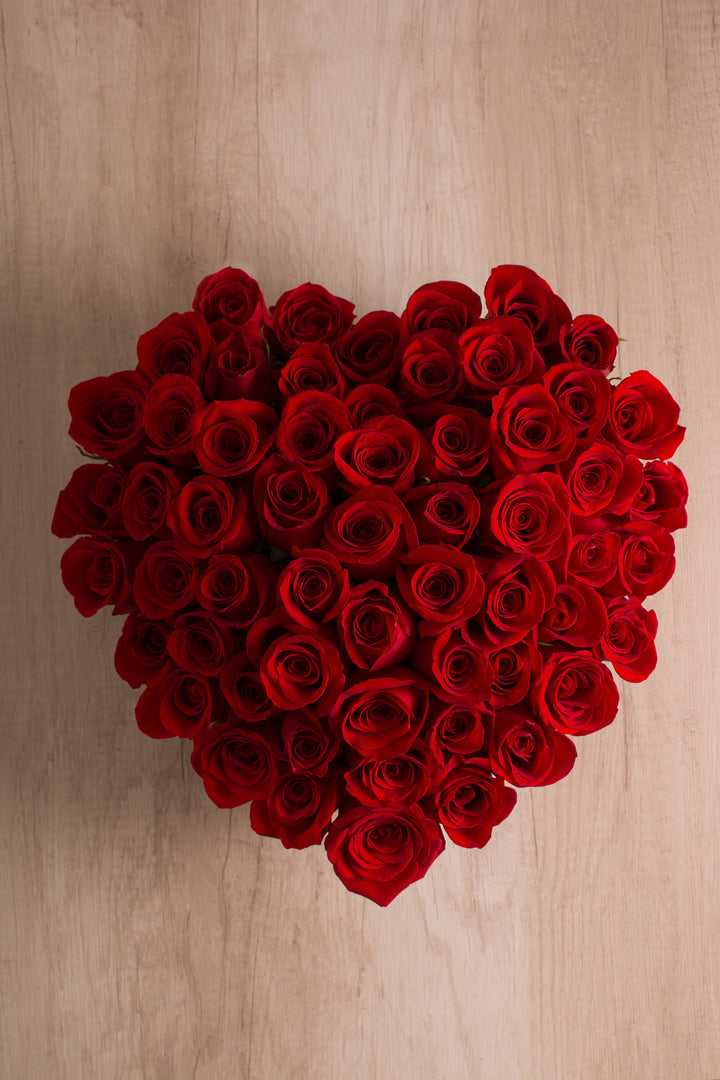 Heart Box Negro 60 rosas