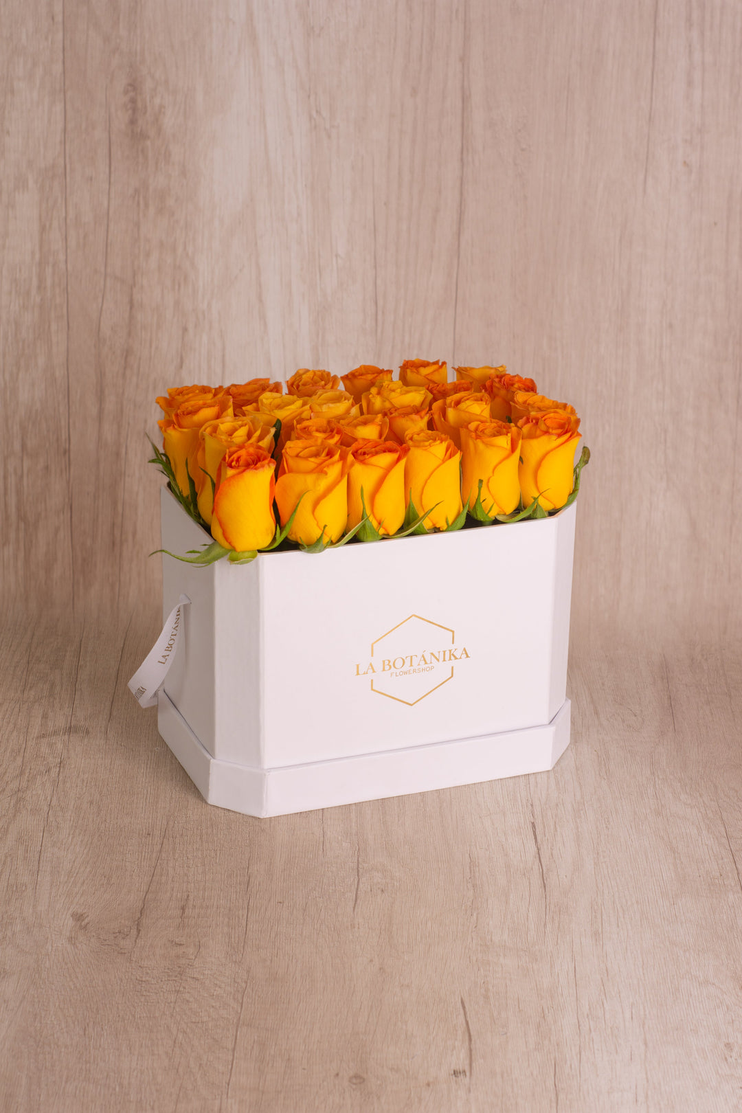 Love Box blanca 22 rosas Amarillas - sameday