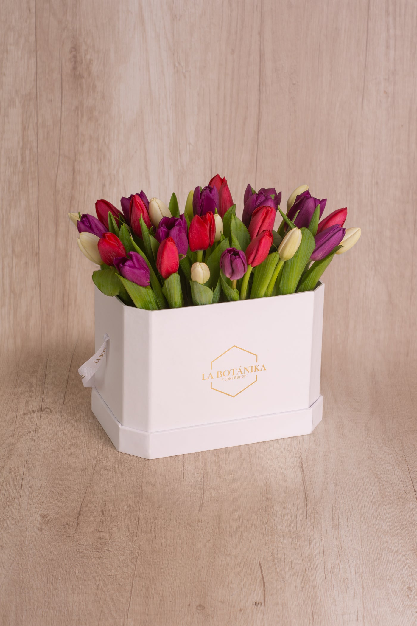 Love Box blanca Mix 30 Tulipanes