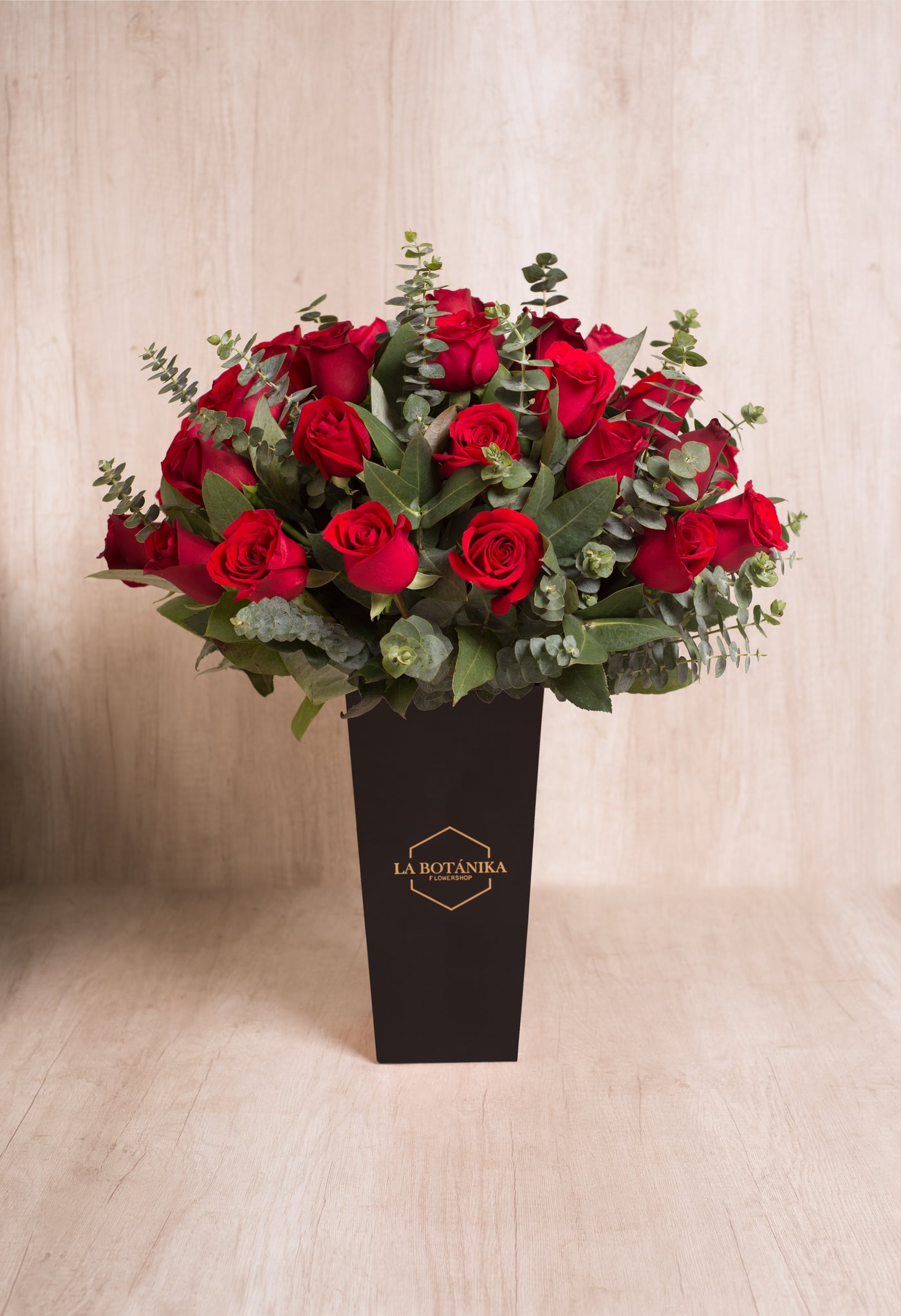 Tall box negra 40 rosas rojas